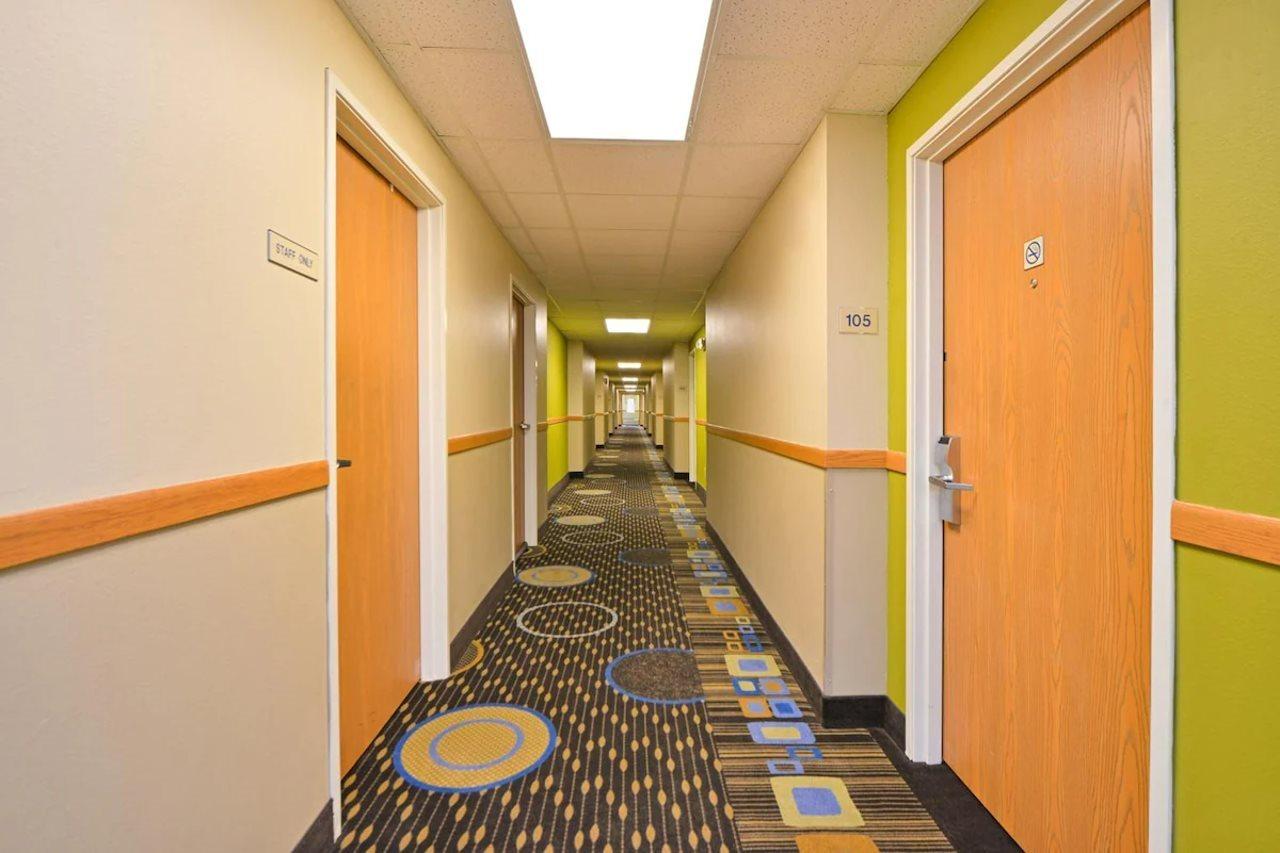 Regency Inn Geneseo Il I-80 מראה חיצוני תמונה