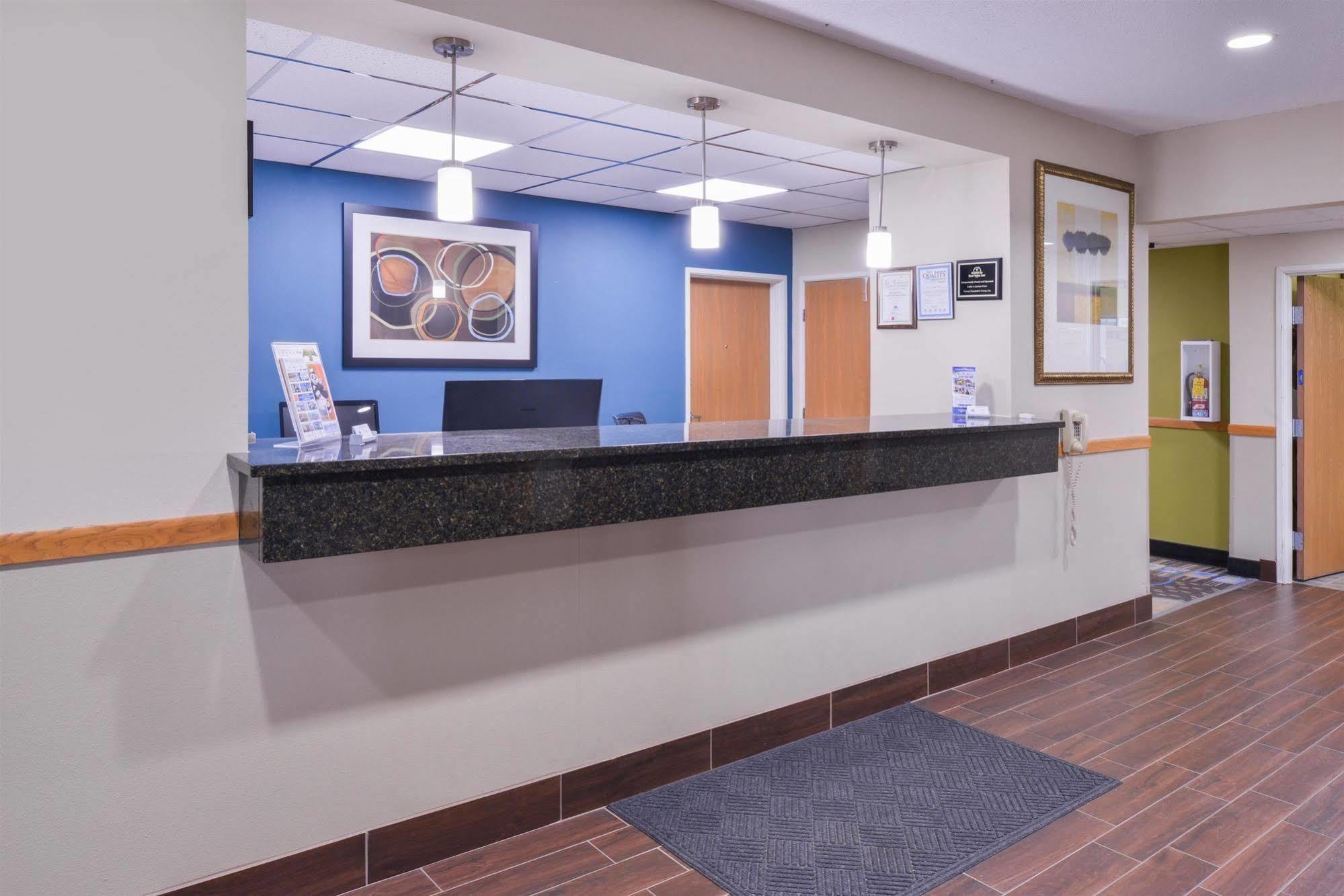 Regency Inn Geneseo Il I-80 מראה חיצוני תמונה